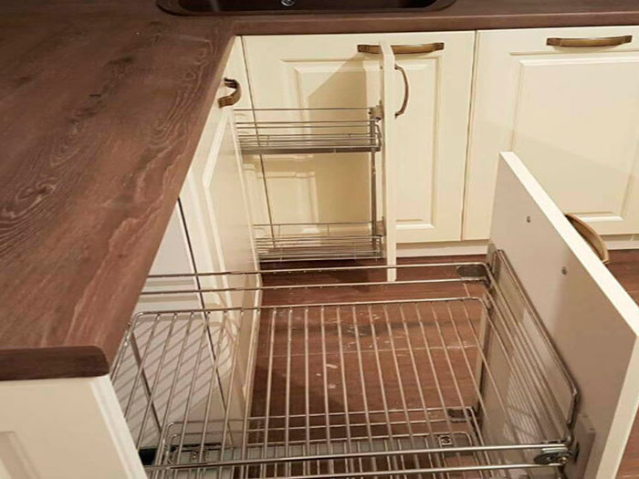 белая кухня с островом